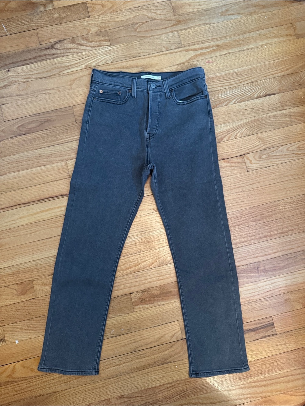 NWOT Levi’s Wedgie Straight Charcoal Jeans